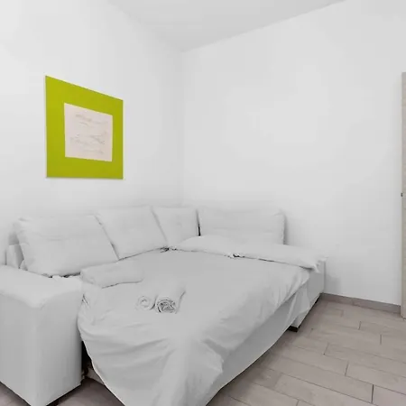 - Parking And Free Wifi Appartement *